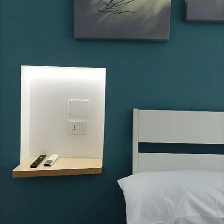 The Essential - Reggia Di Bed & Breakfast *