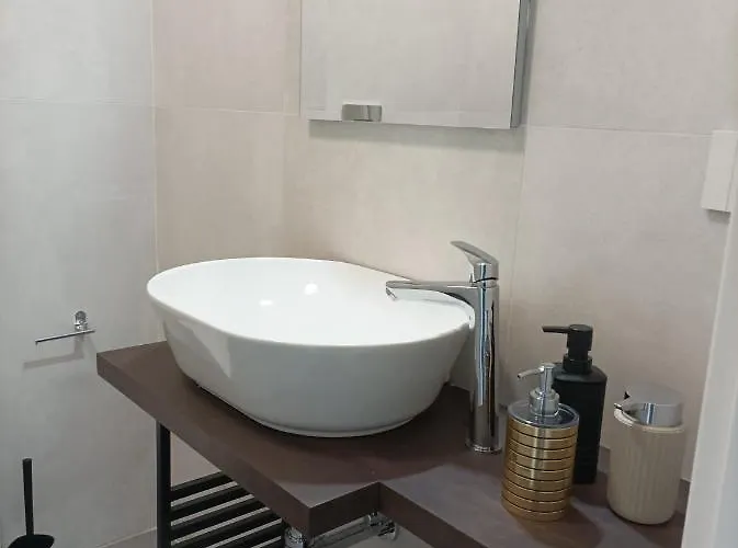 The Essential - Reggia Di فندق مبيت وإفطار 4*